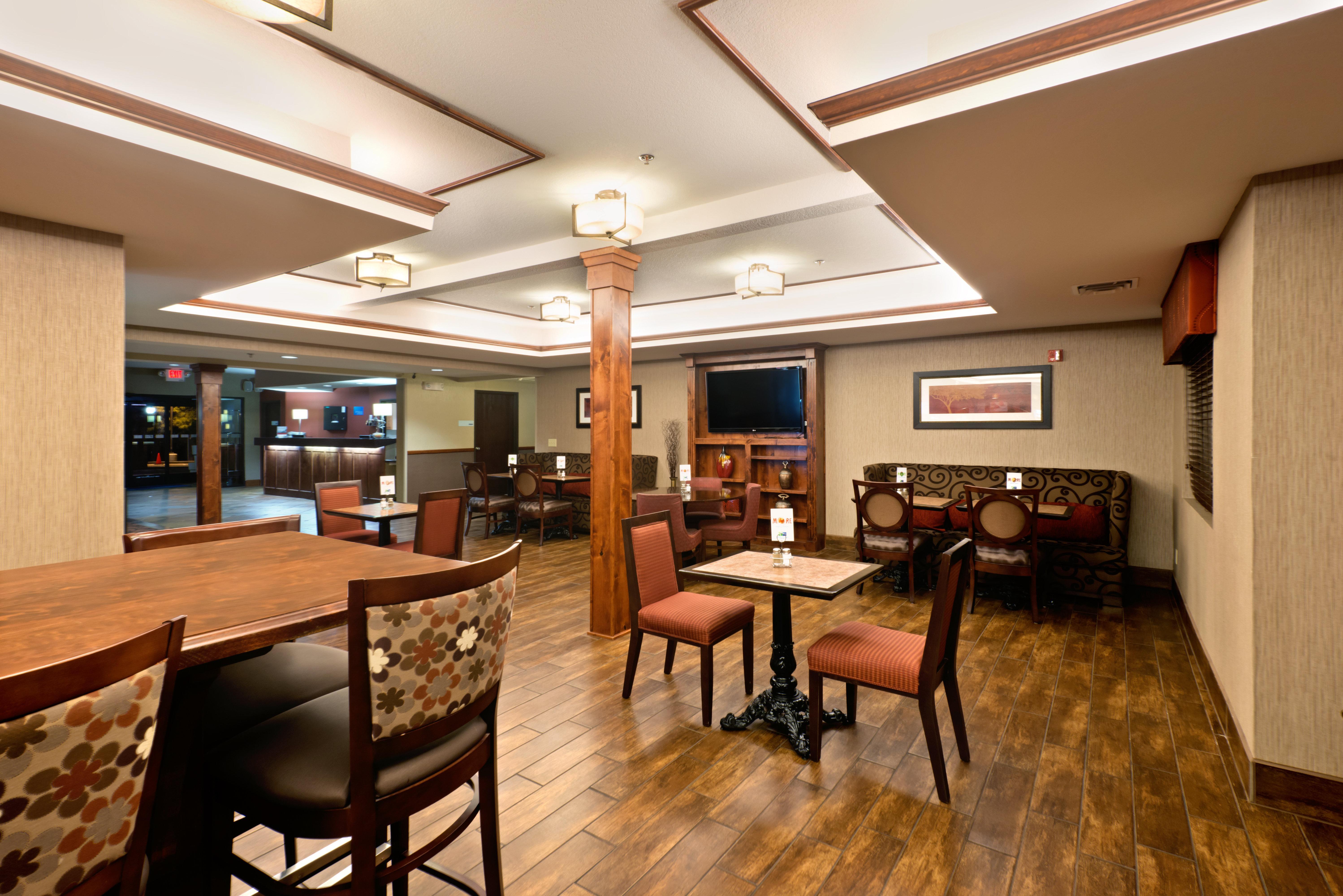 Holiday Inn Express Show Low By Ihg Bagian luar foto